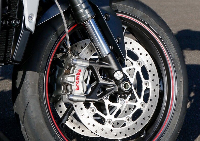 no212_TRIUMPH_STREET-TRIPLE_10