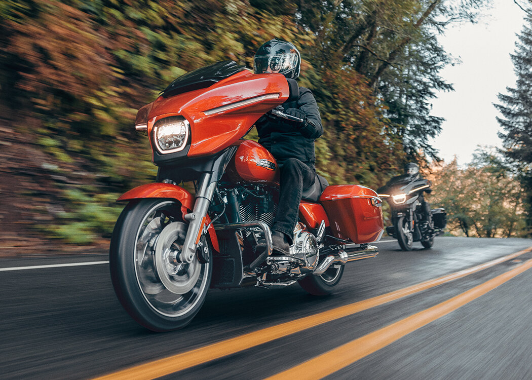street-glide-2024-riding-landscape