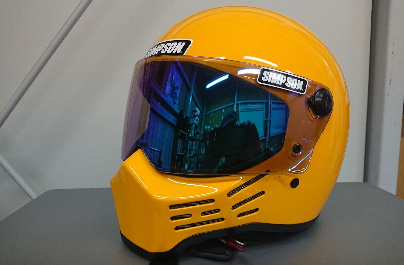 頭上の迷い道 高性能ヘルメットは万能なのか へっちまんの素人模型 モーターサイクル 頭上の迷い道 高性能ヘルメットは万能なのか へっちまんの素人模型 モーターサイクル