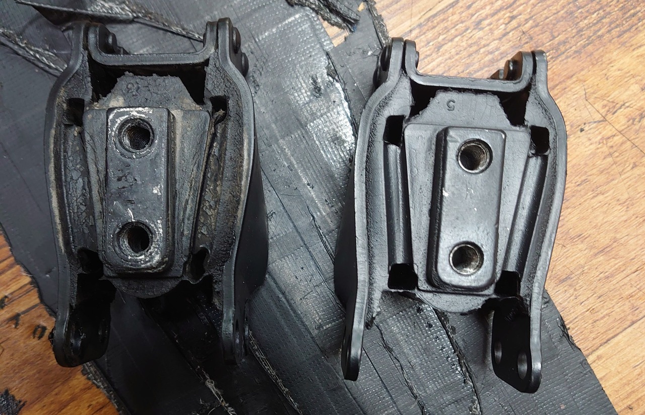 エンジンマウント