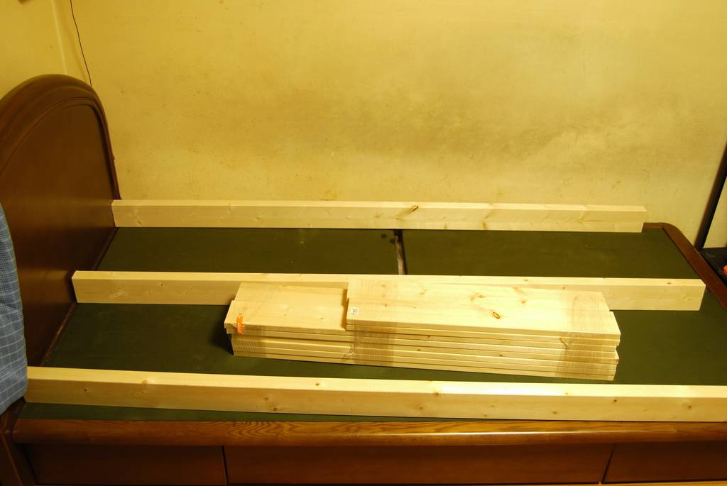 ベットのスノコ作り 部屋掃除が出来ない