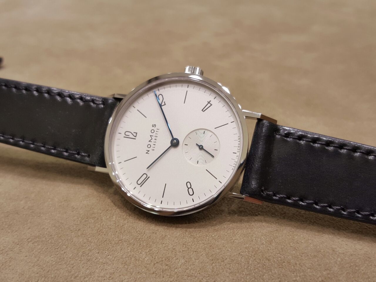 NOMOS Tangente 35mm 限定版 手巻き時計 1661/2000 NOMOS Tangente 35mm 限定版 手巻き時計 1661/2000 - メルカリ