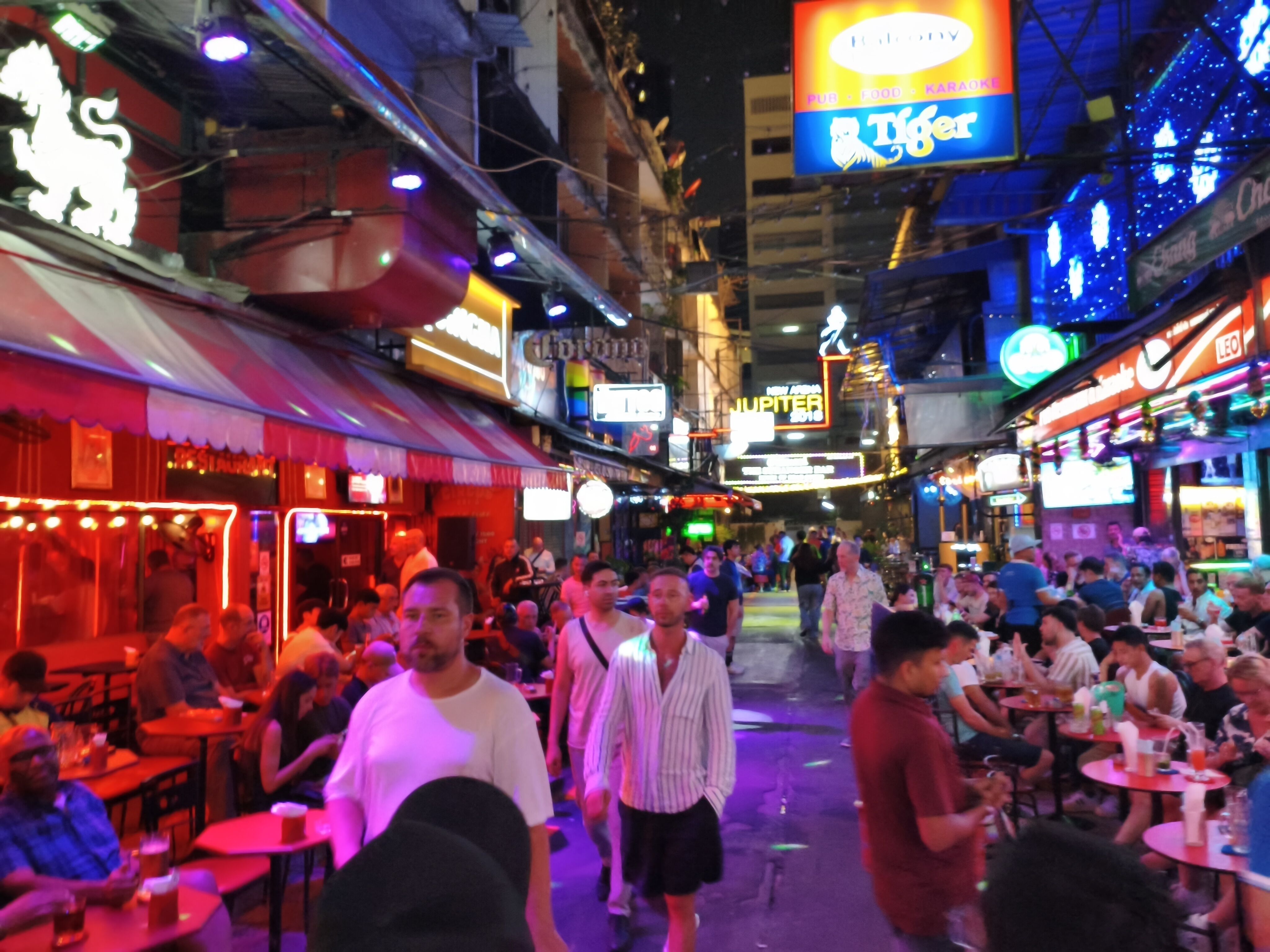 ２回目のタイ🇹🇭【オカマリレー(ハイファミリア・TOY SOLDIER・七色パトス)】