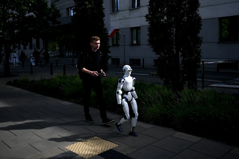aiforeignpolicyrobot001