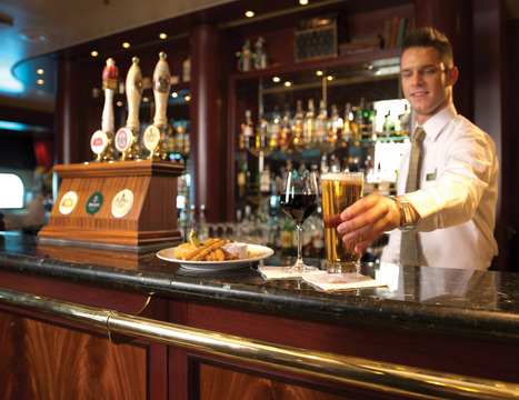 RF20124 - Queen Mary 2 Golden Lion Pub -- QM2 Bars