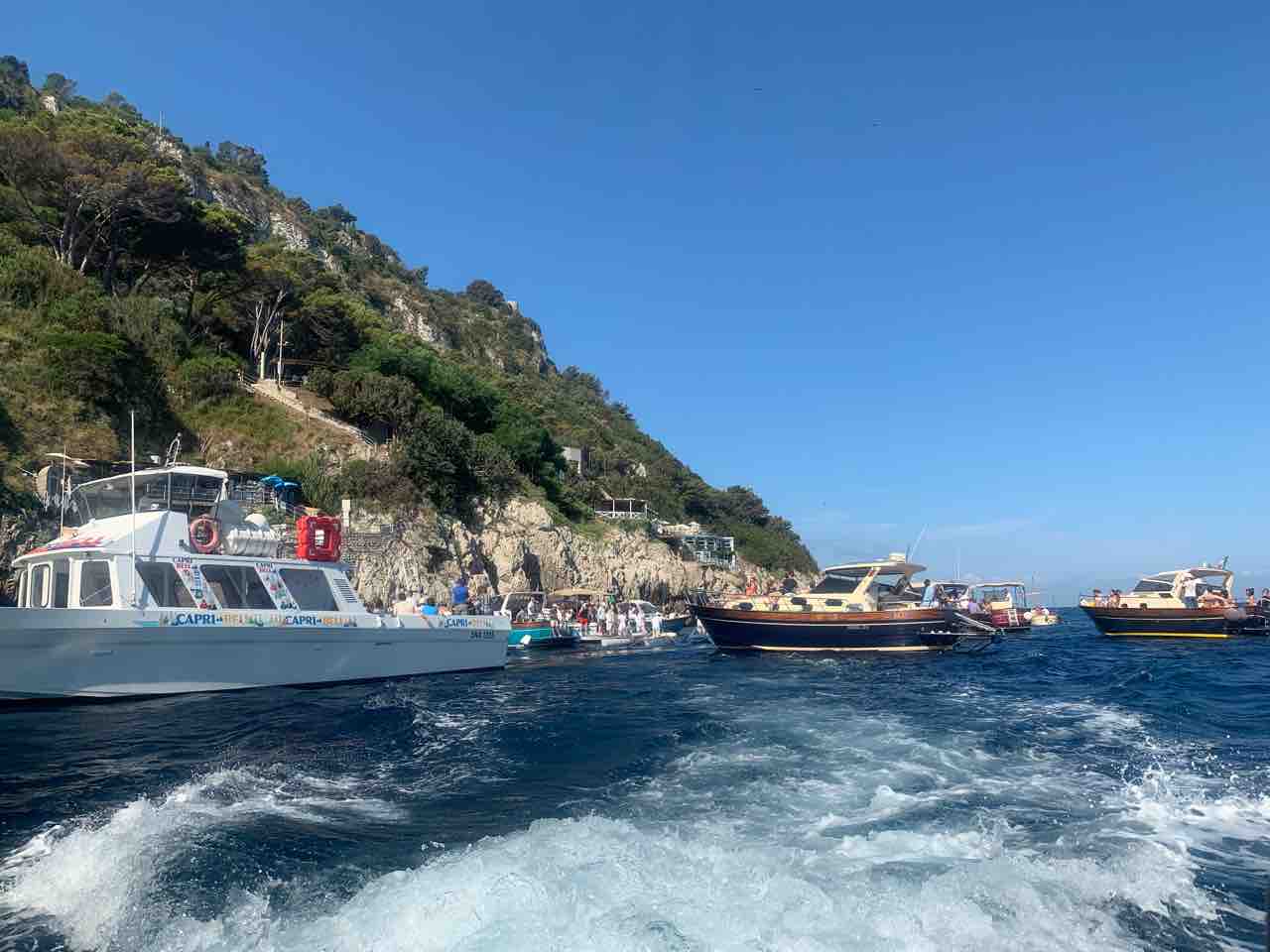 19 イタリアで夏休み11 カプリ島4日目 青の洞窟に再トライ Cicciの日記 19 イタリアで夏休み11 カプリ島4日目 青の洞窟に再トライ Cicciの日記