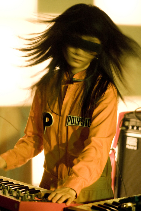 Polysics Live At 武道館 その3 演奏 Let The Music Talk