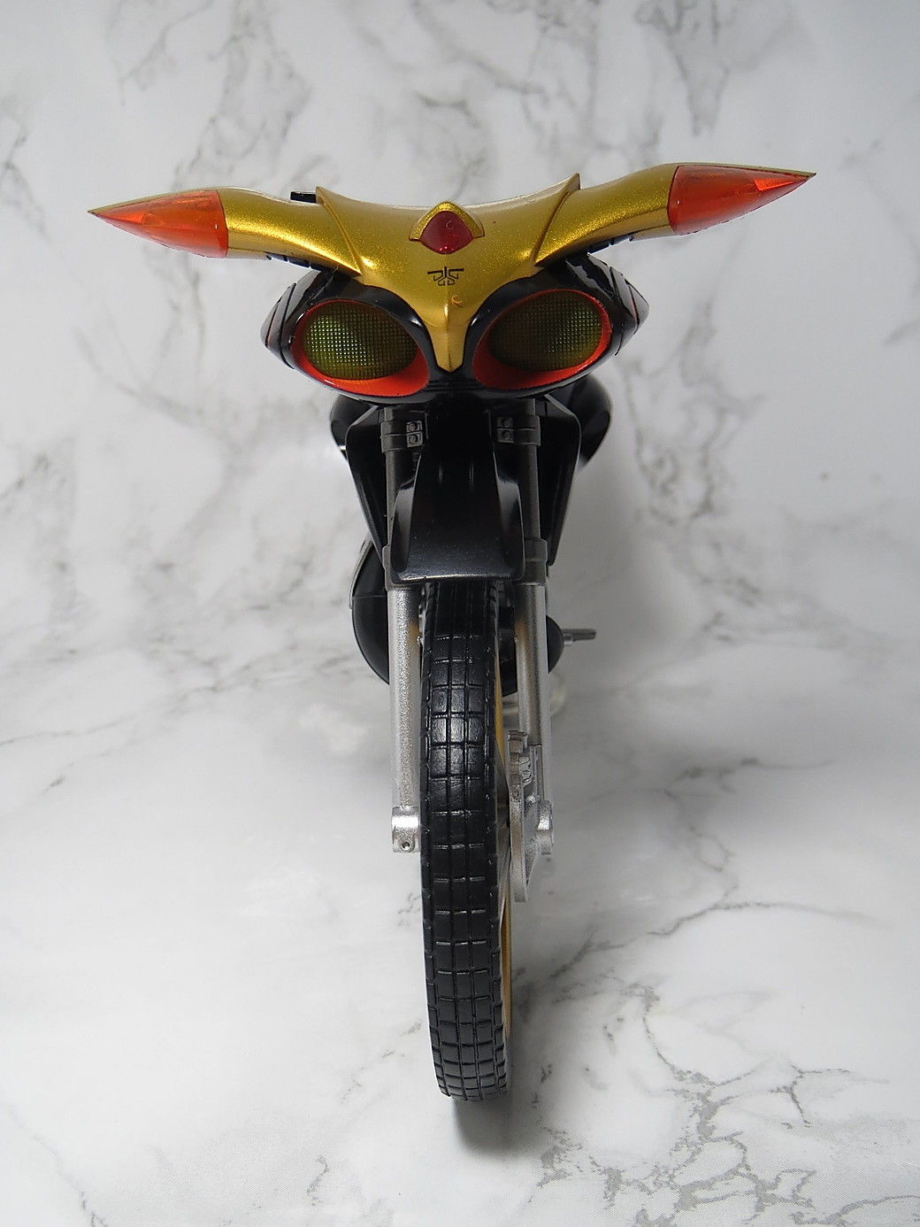 S.H.Figuarts トライチェイサー2000&ビートチェイサー2000」で S.H.Figuarts トライチェイサー2000&ビートチェイサー2000」で