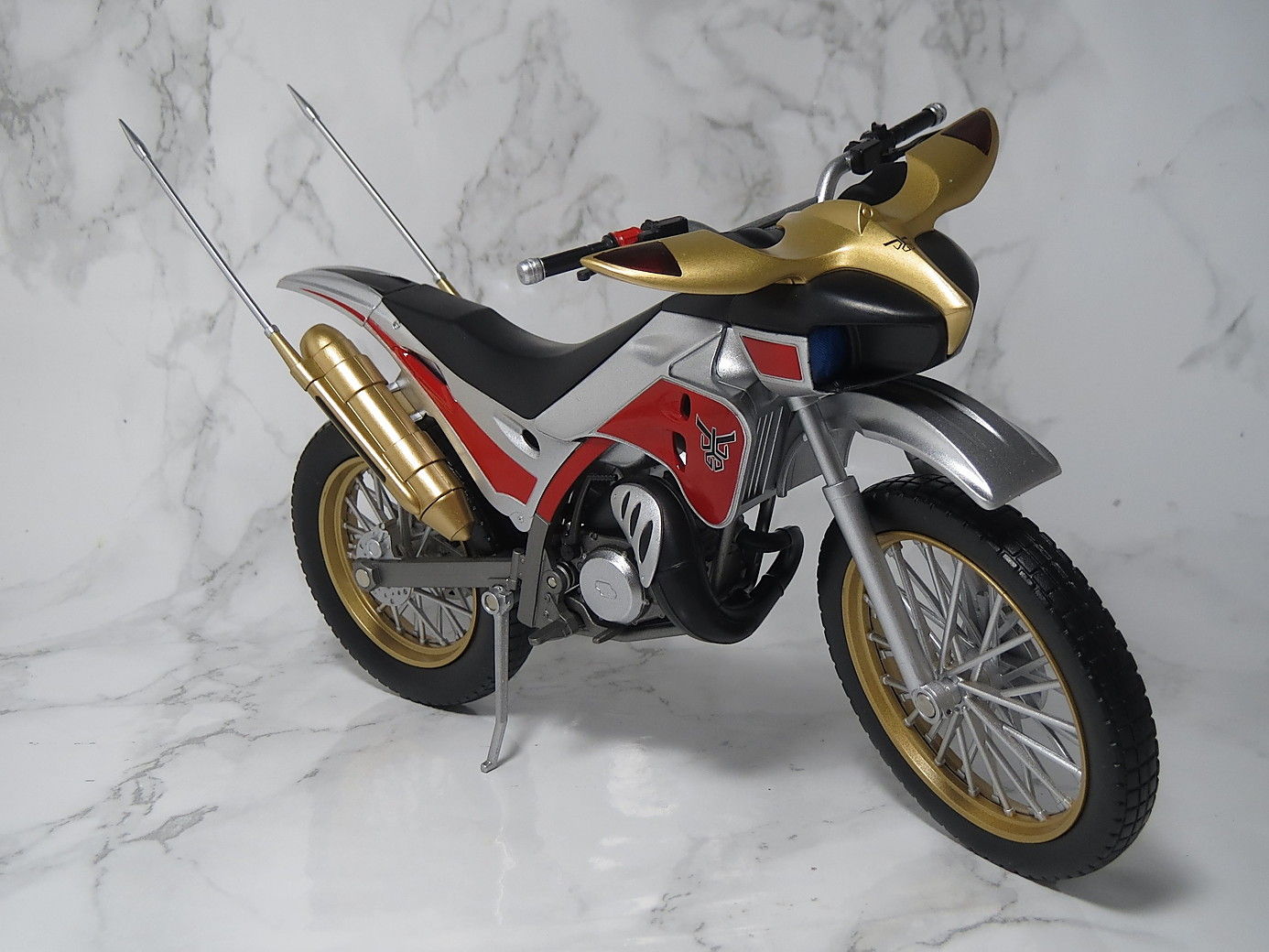 S.H.Figuarts トライチェイサー2000&ビートチェイサー2000」で