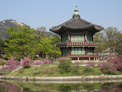 1200px-Gyeongbok_Palace,_Seoul.12