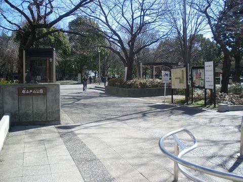 800px-Toyama_park_okubo_area_2009[1]
