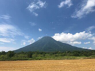 喜茂別から望む羊蹄山（8月）