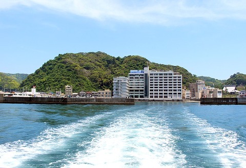 800px-Kominato_fish_port[1]