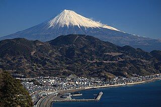 Mount_Fuji_and_Port_of_Yui