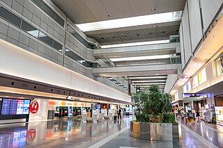 Tokyo-International-Airport_T1_Departure-lobby_North