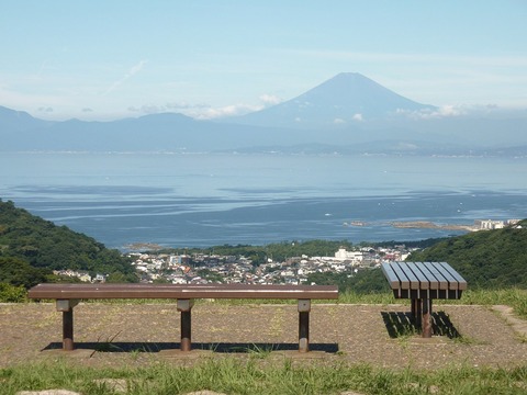 1200px-Mt._Fuji_from_Shonan_Village