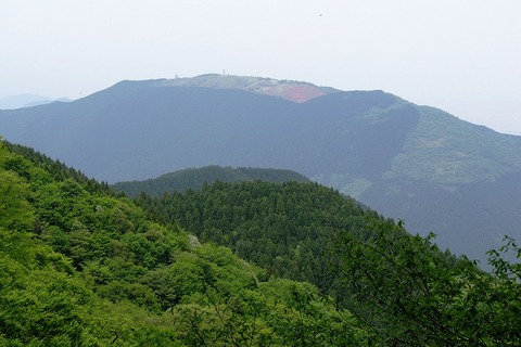 1200px-Mount_Yamatokatsurag9 (1)
