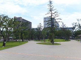 320px-Nakano_Shikinomori_Park_20130721-1