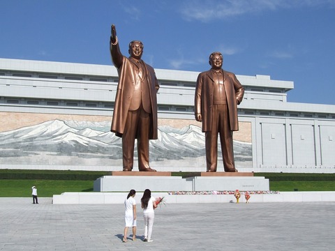 Mansudae_Grand_Monument_05