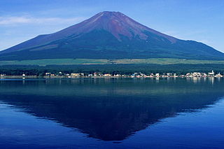 320px-Mount_Fuji_from_Lake_Yamanaka_1995-7-30