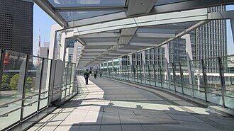 ポートデッキ（浜松町駅方面）