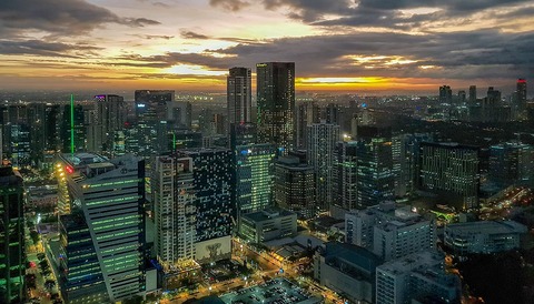 1200px-View_from_Grand_Hyatt_Manila