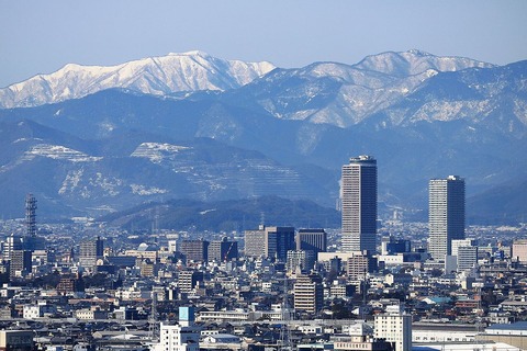 Gifu_City_Tower_43_and_Gifu_Sky_Wing_37_from_Twinarch138