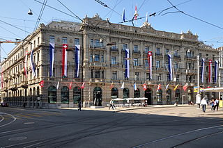 320px-Credit_Suisse_-_Paradeplatz