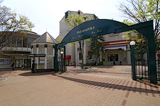 320px-Takarazuka_grand_theater04s3200