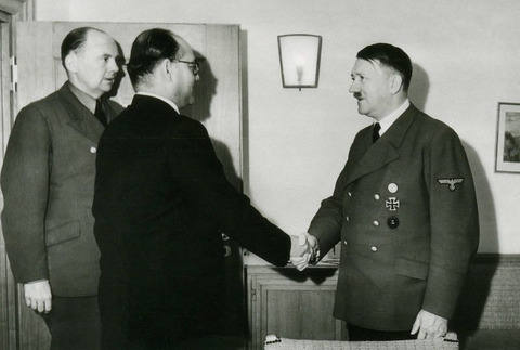 Subhas_Chandra_Bose_meeting_Adolf_Hitler