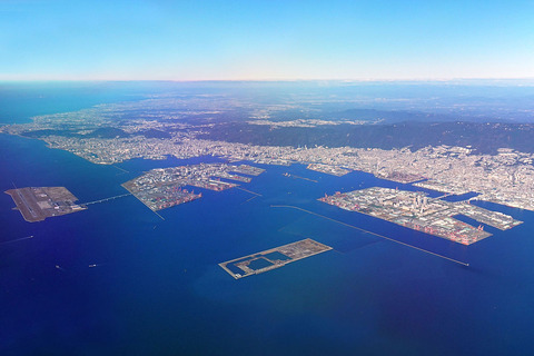 1200px-151229_Kobe_Port_Japan01bs
