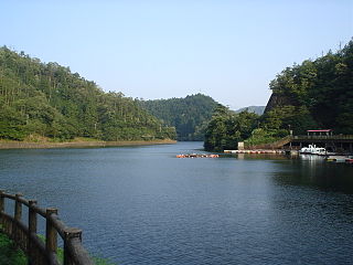320px-Ijira_lake01,Gifu