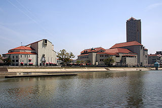 320px-Takarazuka_grand_theater01s3200