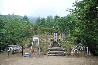 Cenotaph_of_the_japan_air_flight_123