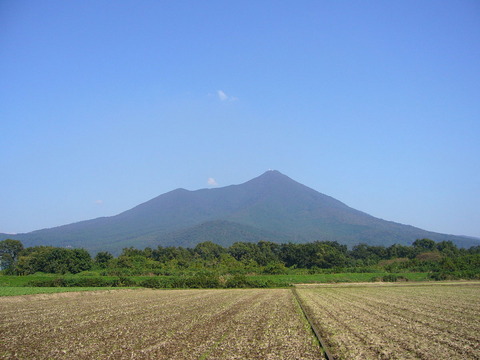 1200px-Mt.Tsukuba