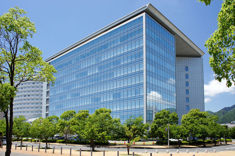 1200px-Hat_kobe04s3200