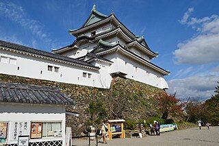 320px-Wakayama_Castle,_tenshu-2