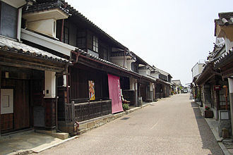 330px-Wakimachi_Minami-machi_in_Mima
