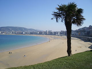 320px-Donostia_Kontxa_Loretope_gainetik2