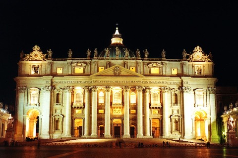 1200px-Basilica_di_San_Pietro_front_(MM)