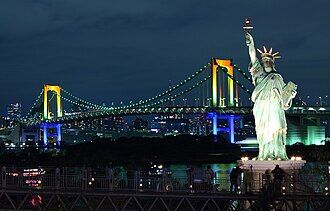 Rainbow_Bridge_(Tokyo)_at_night_2