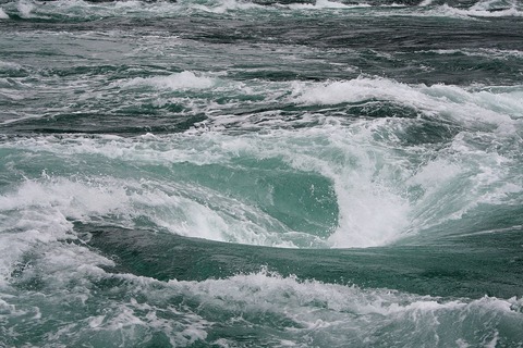 Naruto_Whirlpools_taken_4-21-2008