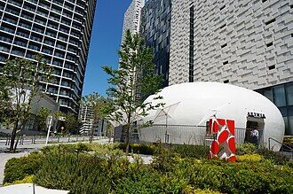 Artnia_in_Shinjuku_Eastside
