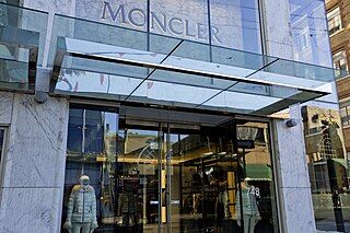Moncler_Vancouver,_Canada_(23652412944)