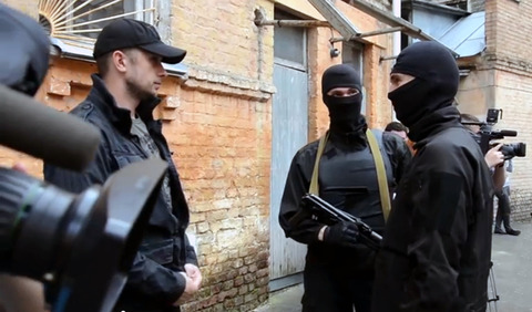 Andriy_Biletsky_with_«Azov»_volunteers