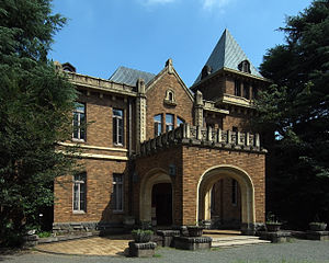 300px-Former_Maeda_Estate_2009