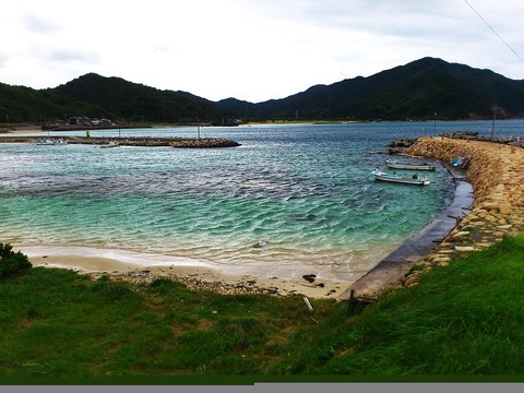 1200px-山口県阿武町の入江