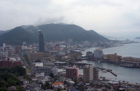 1200px-Mojiko_panorama_from_Mekari_Park