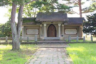 320px-Juan_Gotoh's_mausoleum
