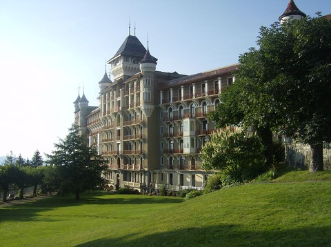 1200px-Caux_from_Garden